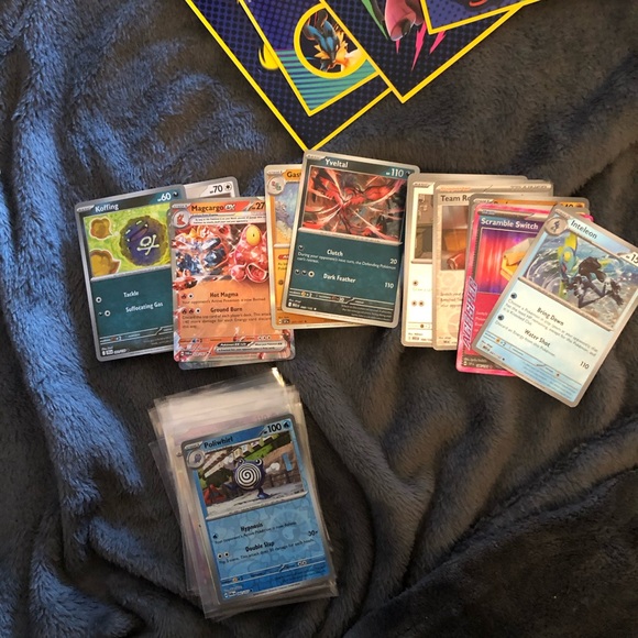 Pokemon Collector's Trading Card Set - Picture 9 of 9